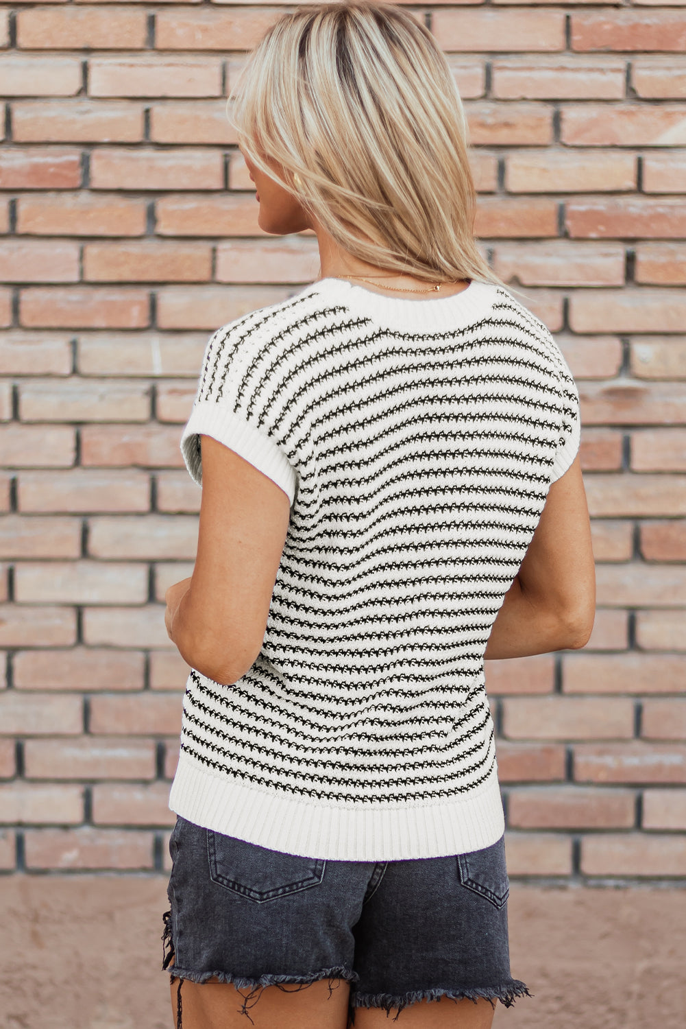 Black Stripe Ribbed Trim Loose Fit Knitted Sweater Vest